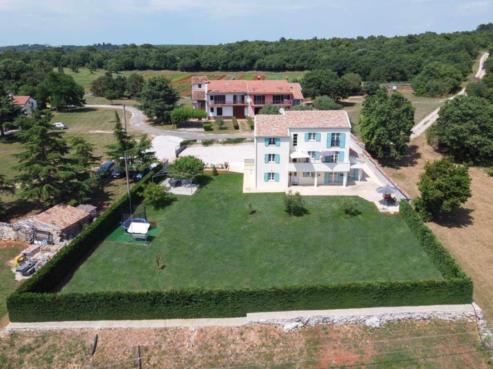 Emilia 2 Apartment *